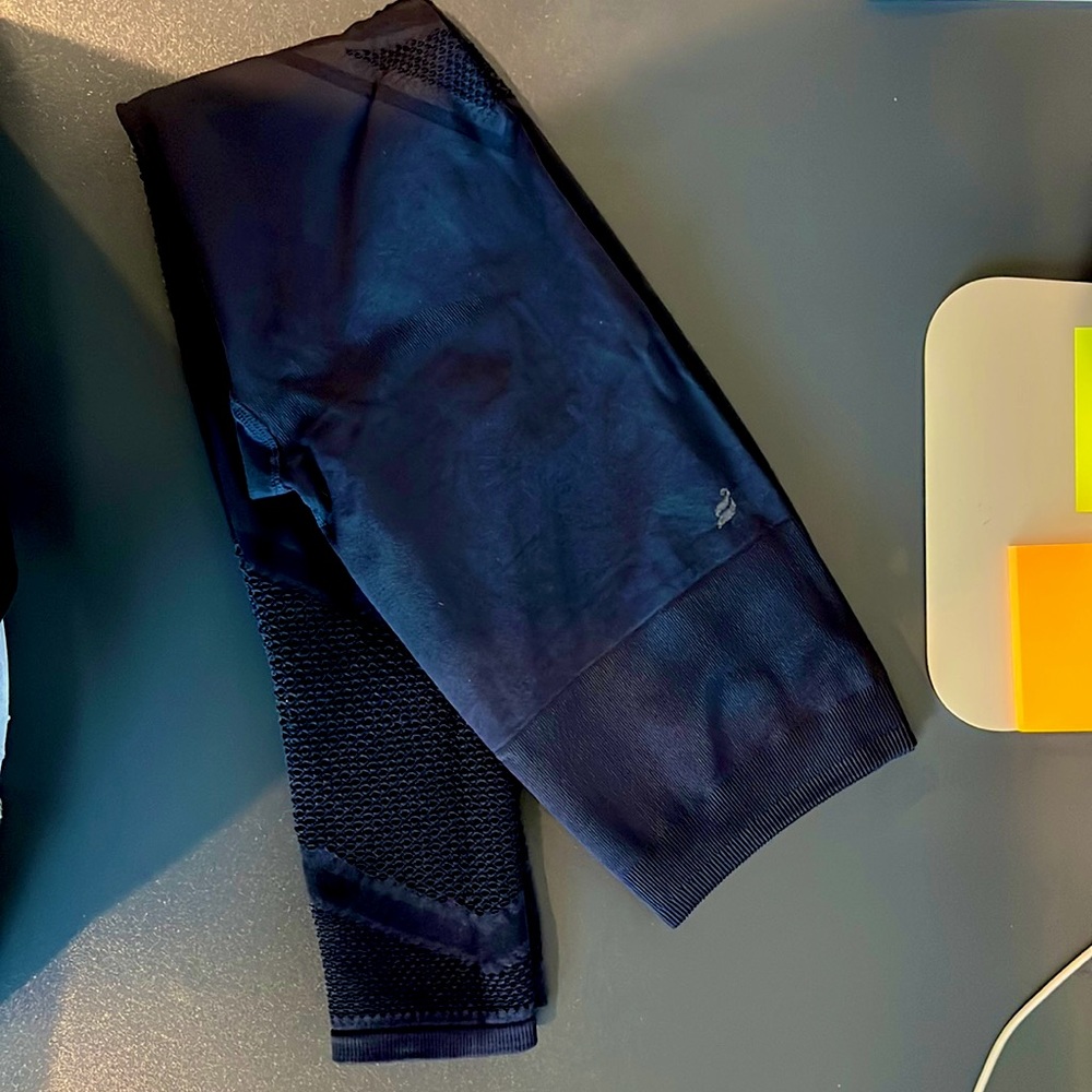 Fabletics leggings, dark blue, with netting in legs, Adult XS